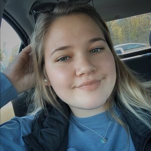 Meet your Posher, Desiree